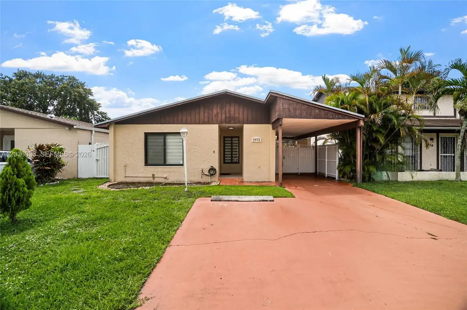 5412 NW 193rd Ln, Miami Gardens FL 33055
