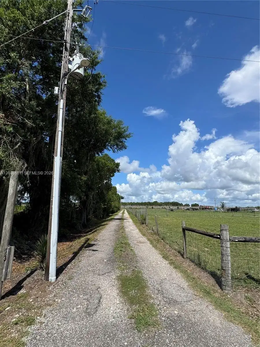 476 N Barlow Rd, Other City - In The State Of Florida FL 33873 photo 3