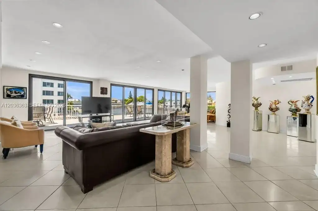 3100 NE 48th St # 212, Fort Lauderdale FL 33308 photo 4