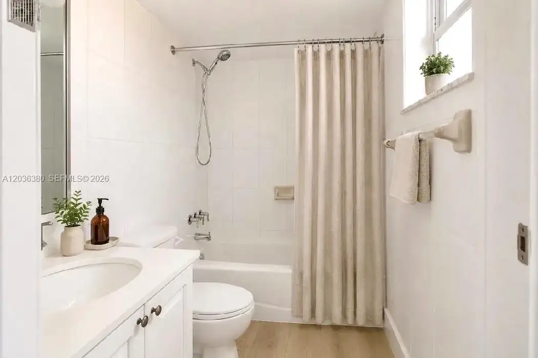 444 SW 4th St # 204, Miami FL 33130 photo 5