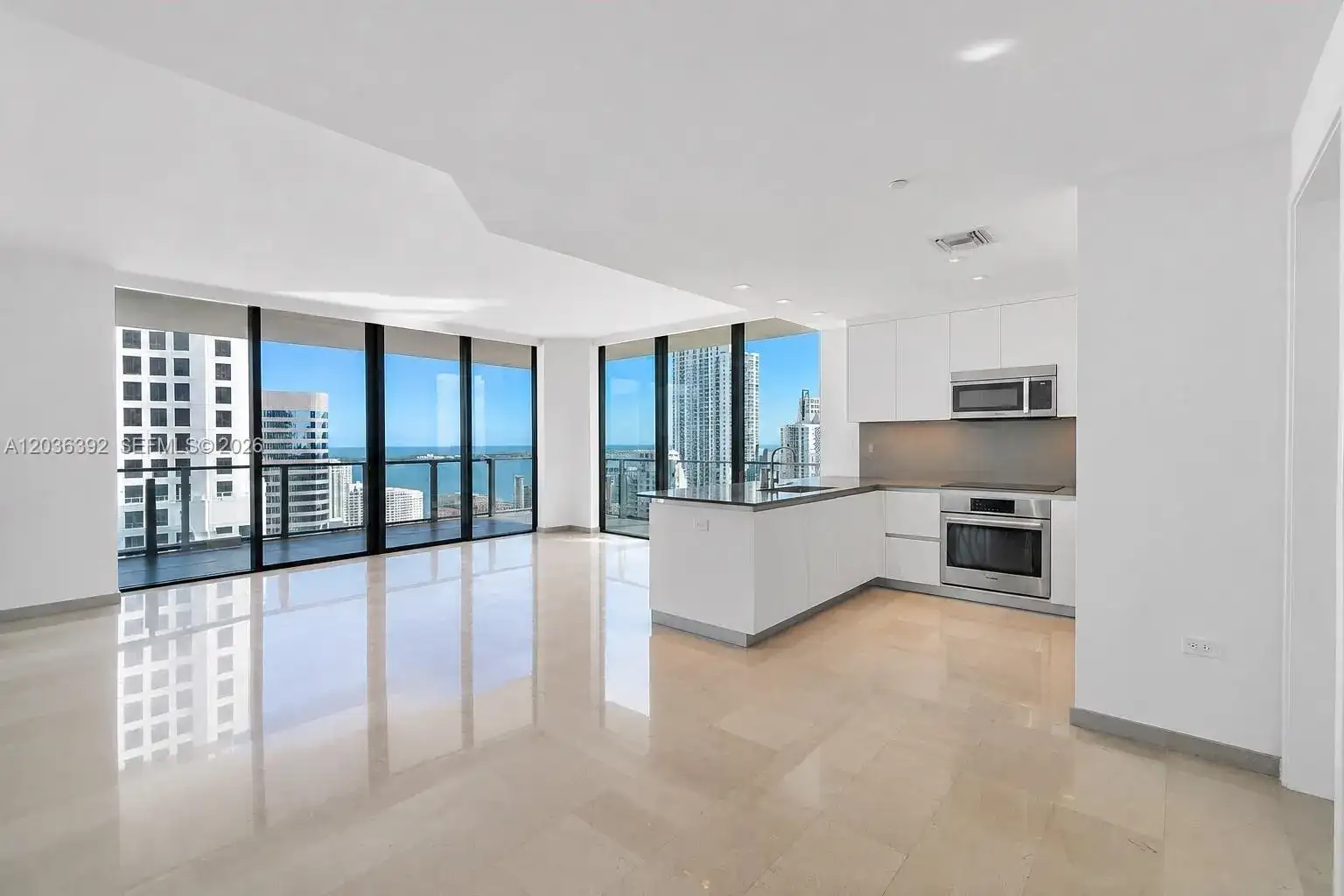 68 SE 6th St # 3301, Miami FL 33131 photo 4