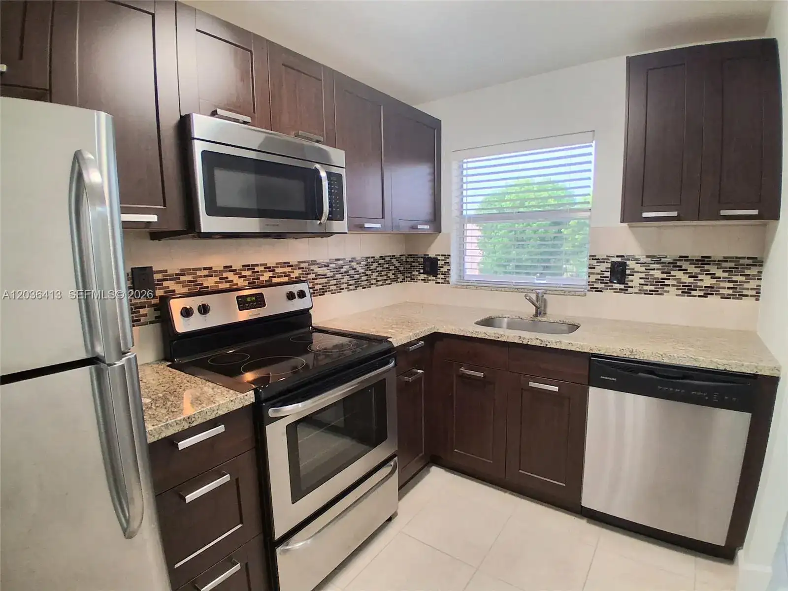 9460 Sunrise Lakes Blvd # 309, Sunrise FL 33322 photo 3