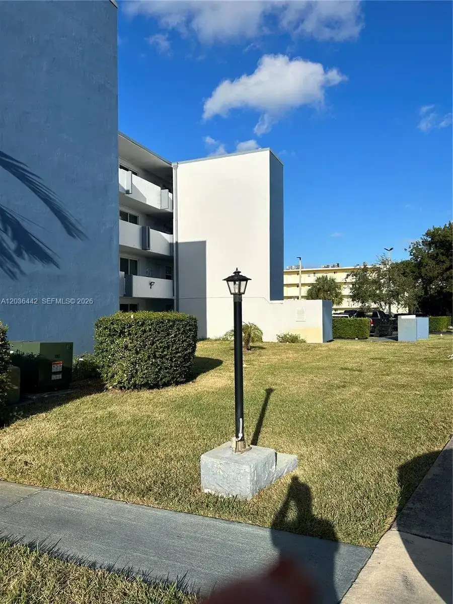 1101 NE 191st St # H401, Miami FL 33179 photo 2