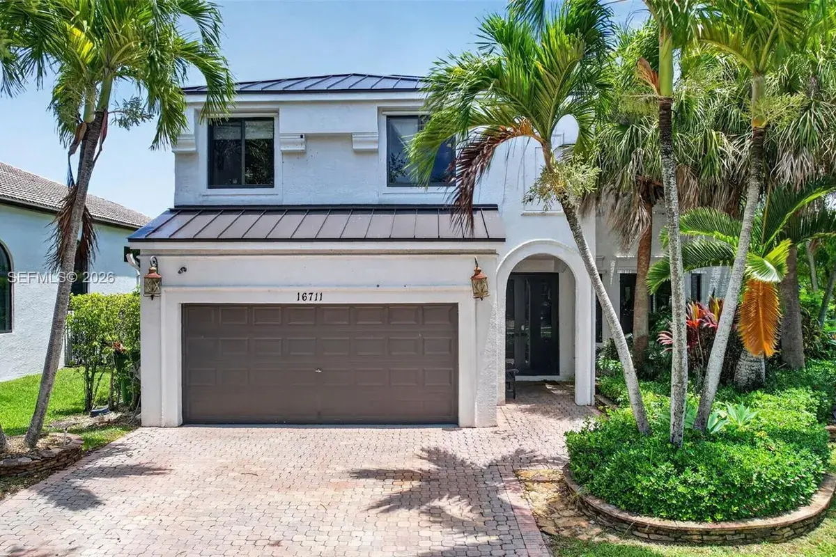 16711 SW 14th St, Pembroke Pines FL 33027