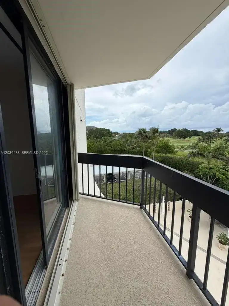 2400 Presidential Way # 403, West Palm Beach FL 33401 photo 3