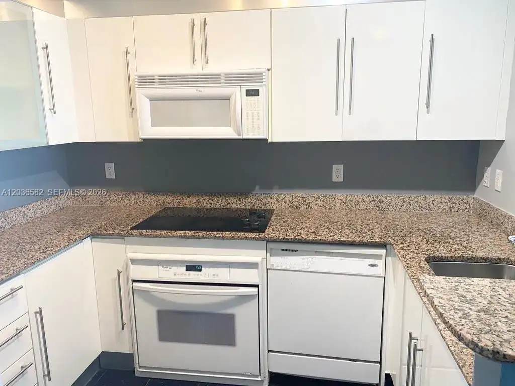 335 BISCAYNE BL # 4200, Miami FL 33131 photo 2