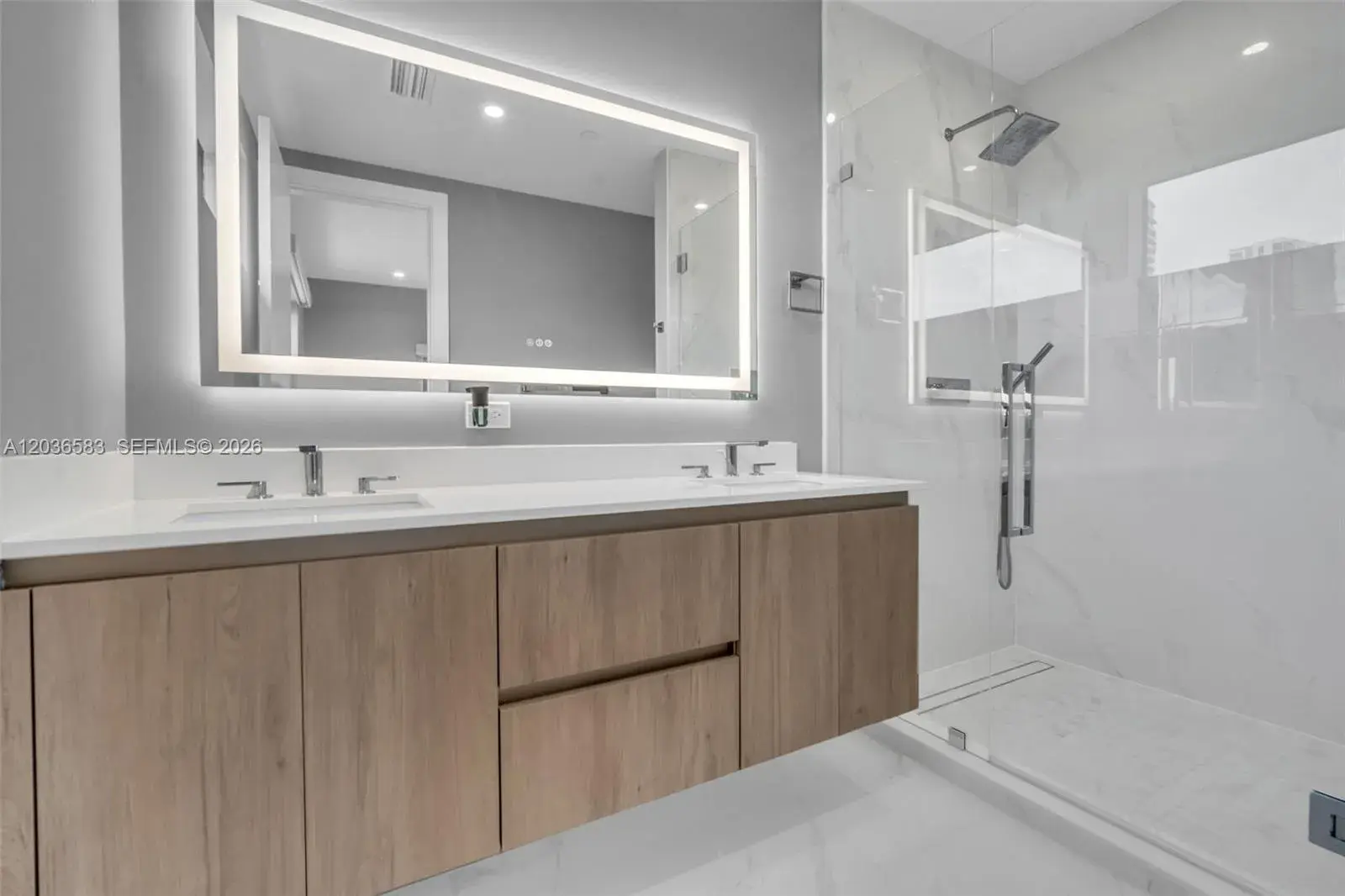 820 NE 2nd St # 1, Fort Lauderdale FL 33301