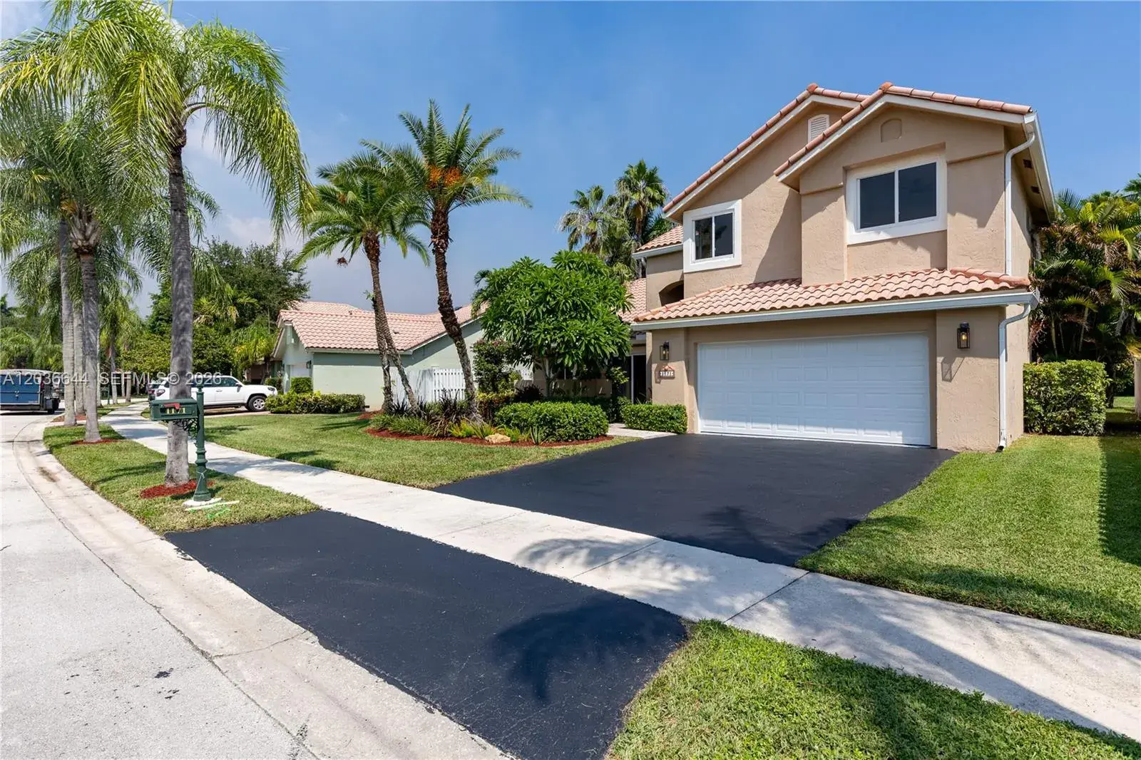 1171 Laguna Springs Dr, Weston FL 33326