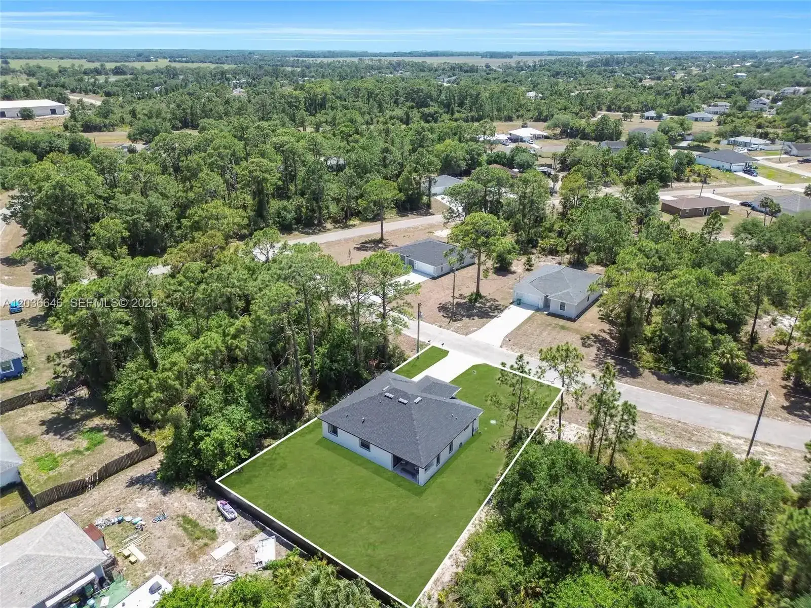 5035 Spinnaker RD, La Belle FL 33935 photo 4