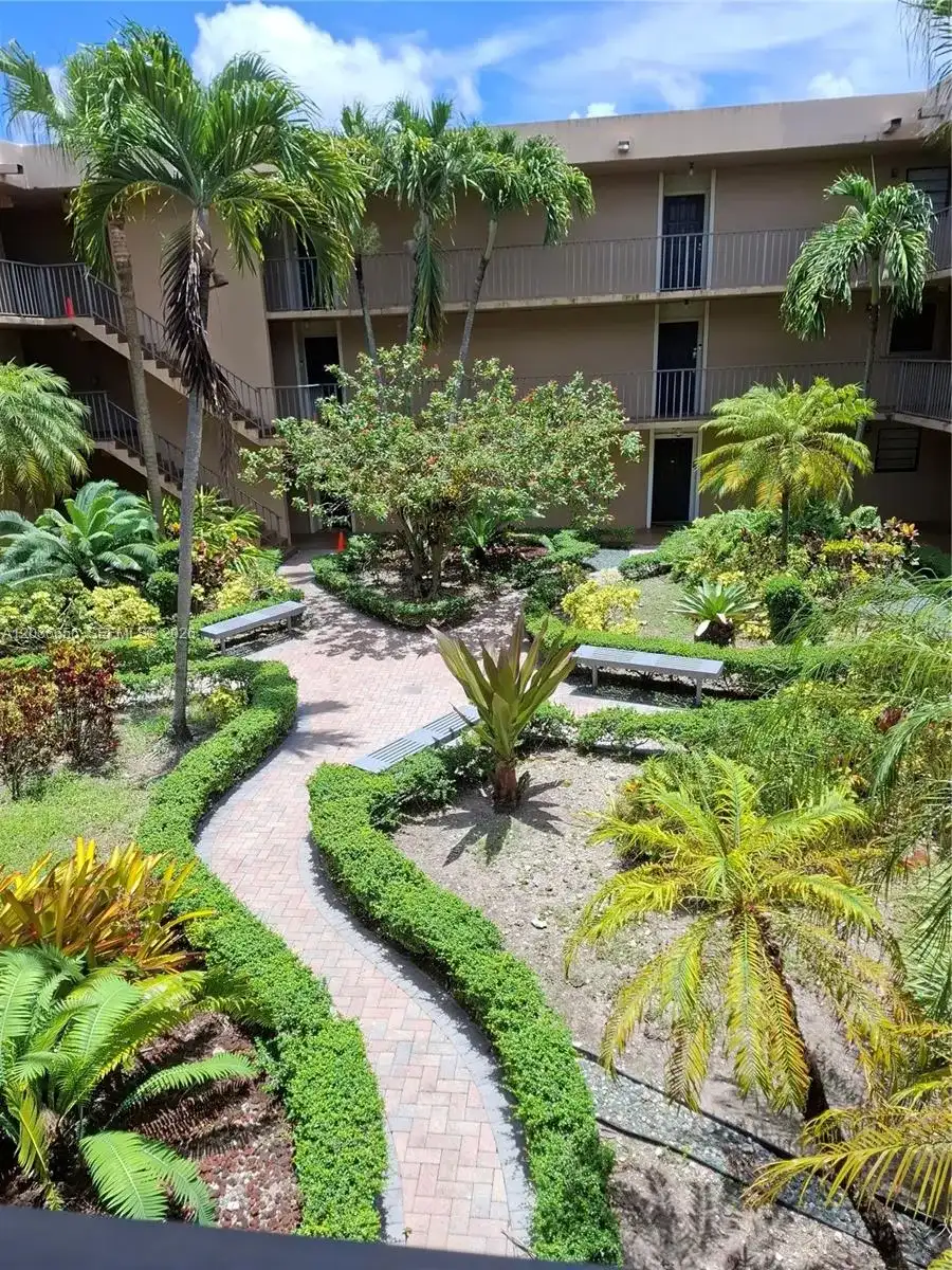 10425 SW 112th Ave # 207, Miami FL 33176