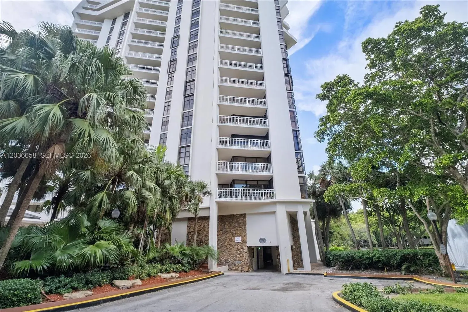 1000 Quayside Ter # 411, Miami FL 33138