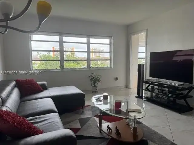 1530 NE 191st St # 305, Miami FL 33179 photo 3