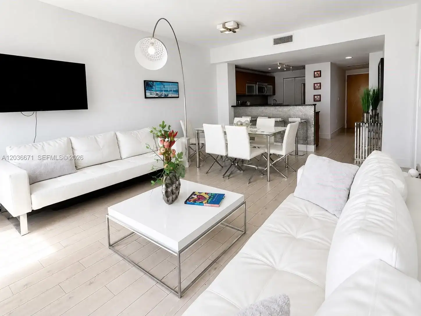 253 NE 2nd St # 3004, Miami FL 33132 photo 2