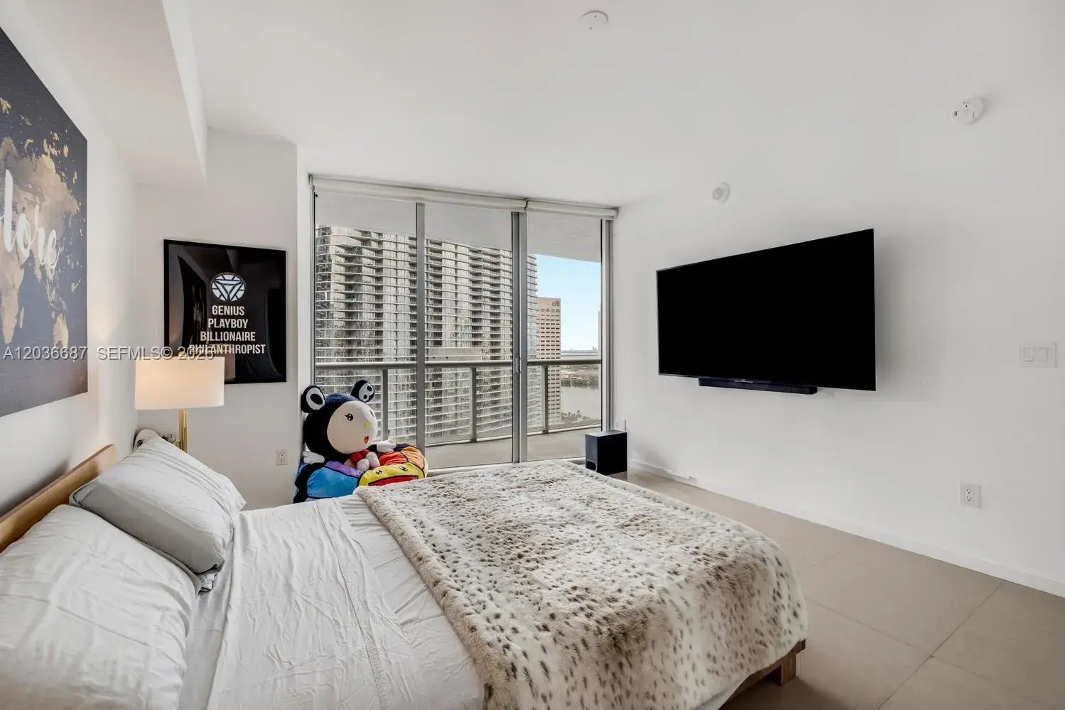 475 Brickell Ave # 3214, Miami FL 33131