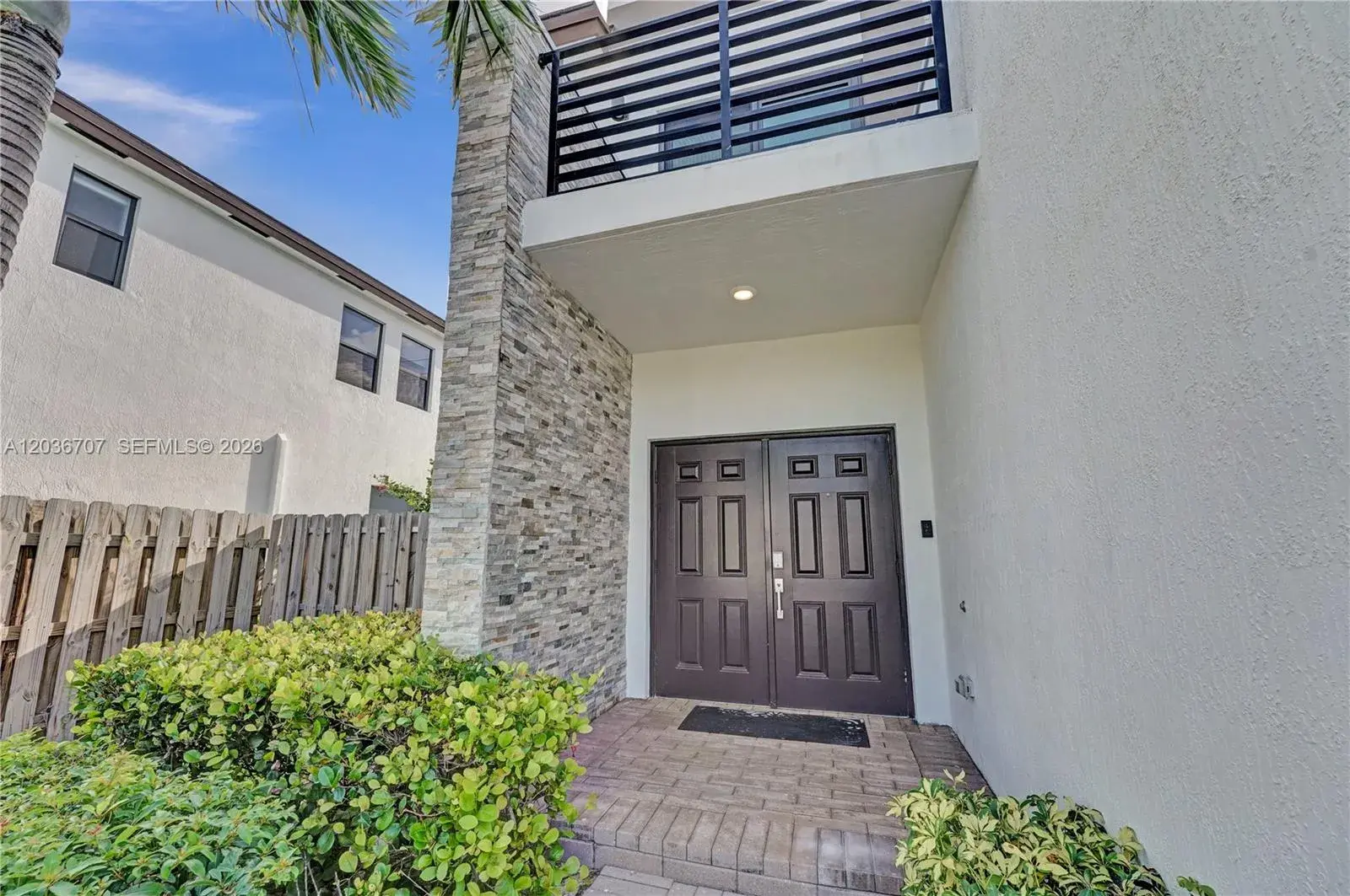 20900 NE 2nd Ct, Miami FL 33179