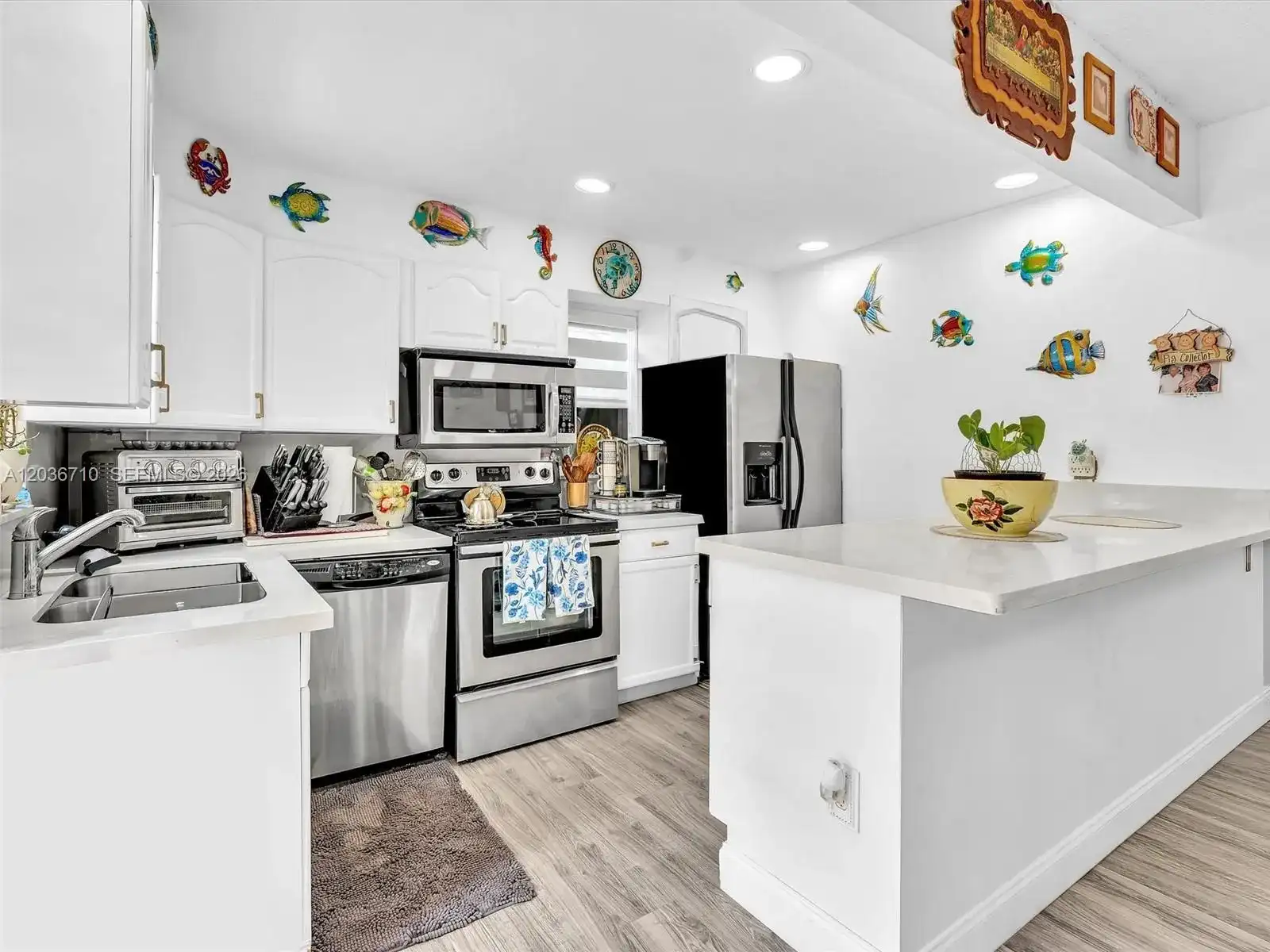 3483 SW 52nd Ave, Pembroke Park FL 33023
