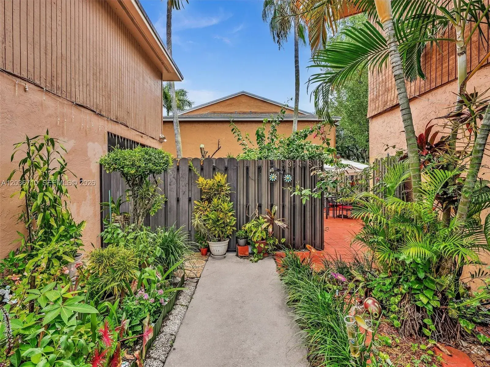 3483 SW 52nd Ave, Pembroke Park FL 33023