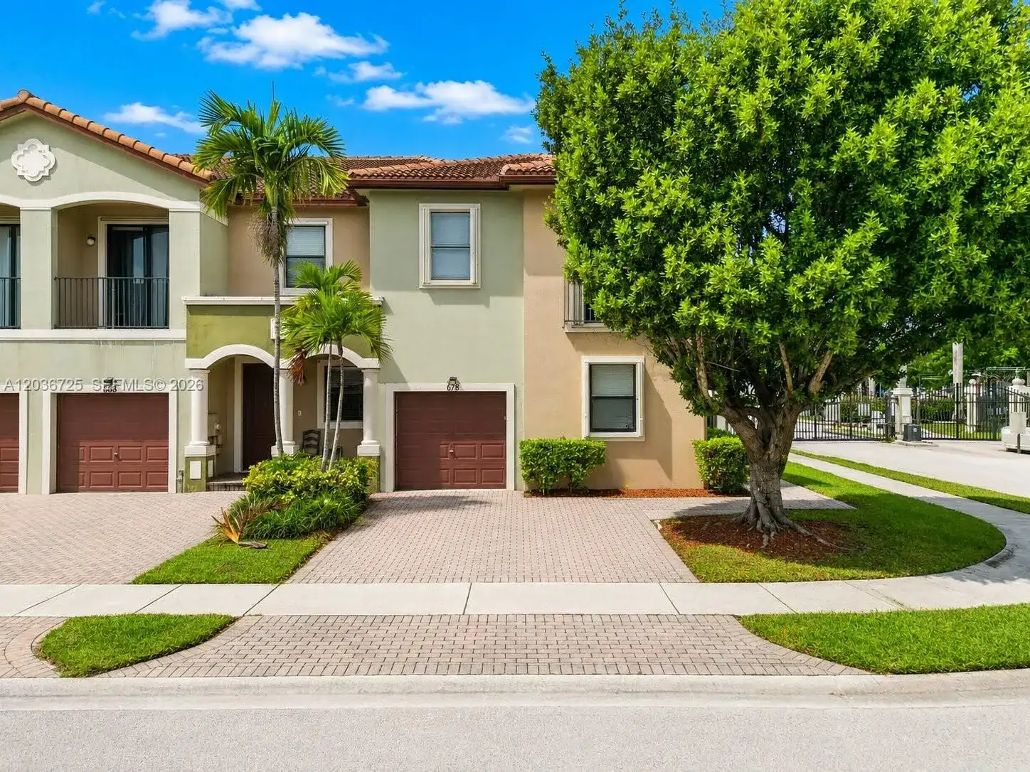678 NE 33rd Ter, Homestead FL 33033 photo 2