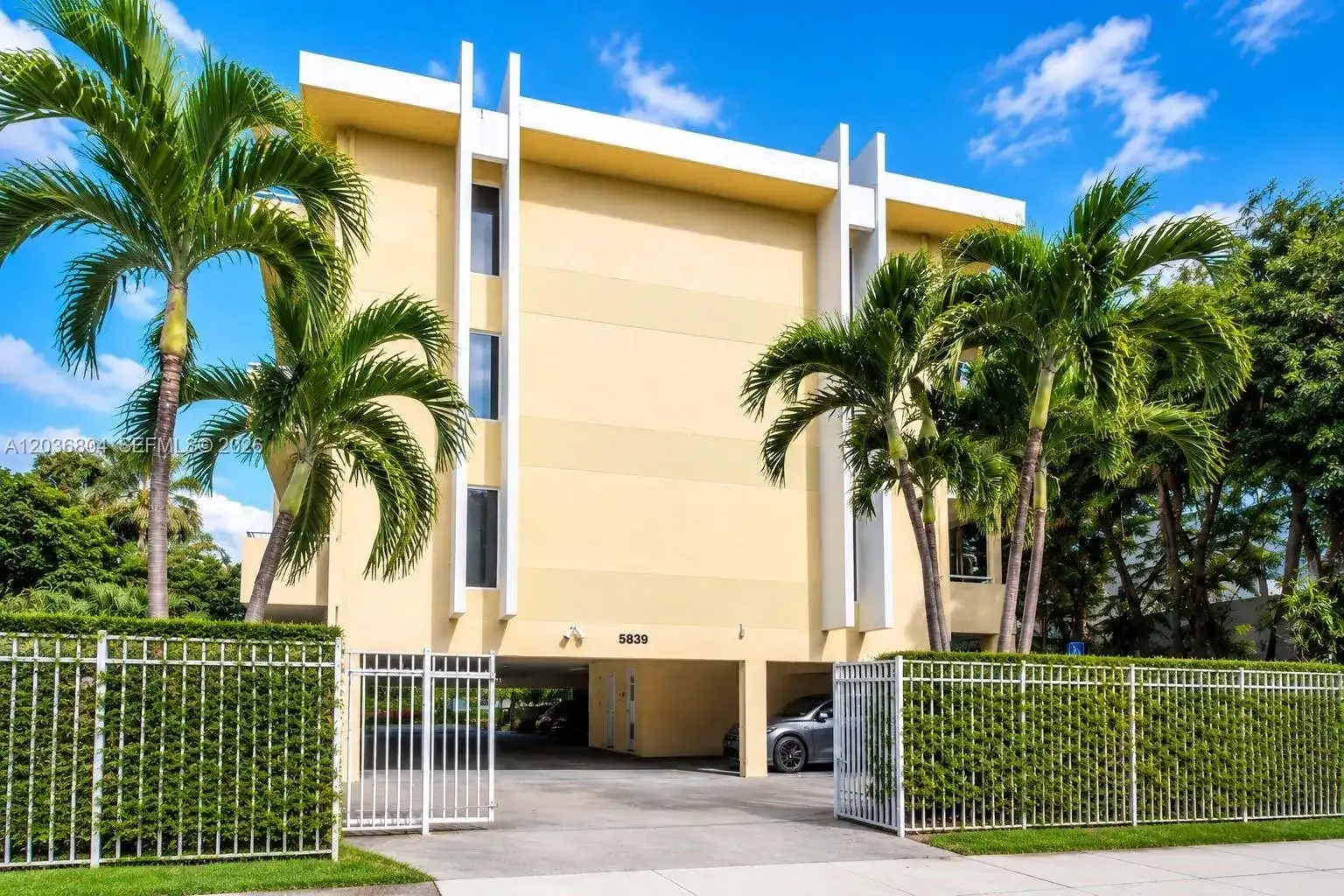 5839 SW 74th Ter # 103, South Miami FL 33143