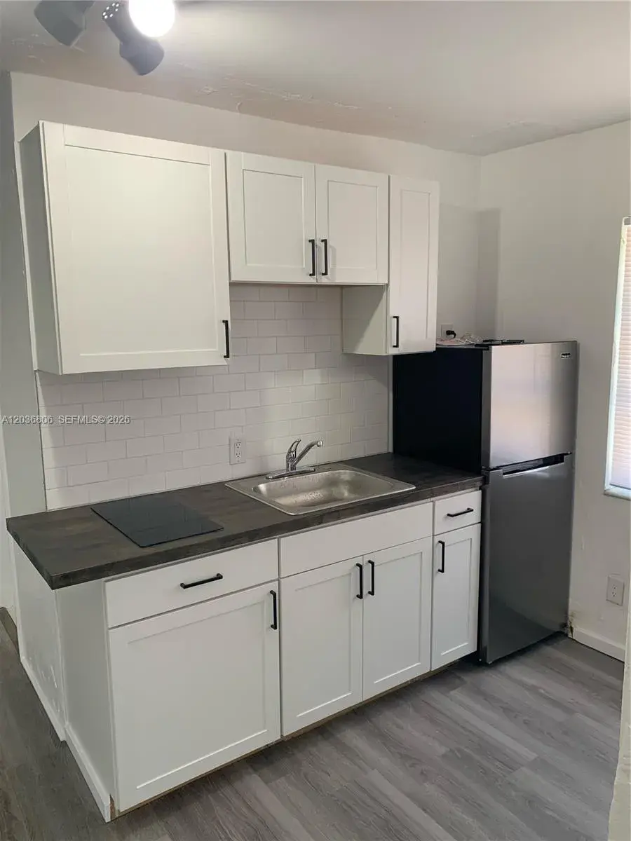 2123 Wilson, Hollywood FL 33020
