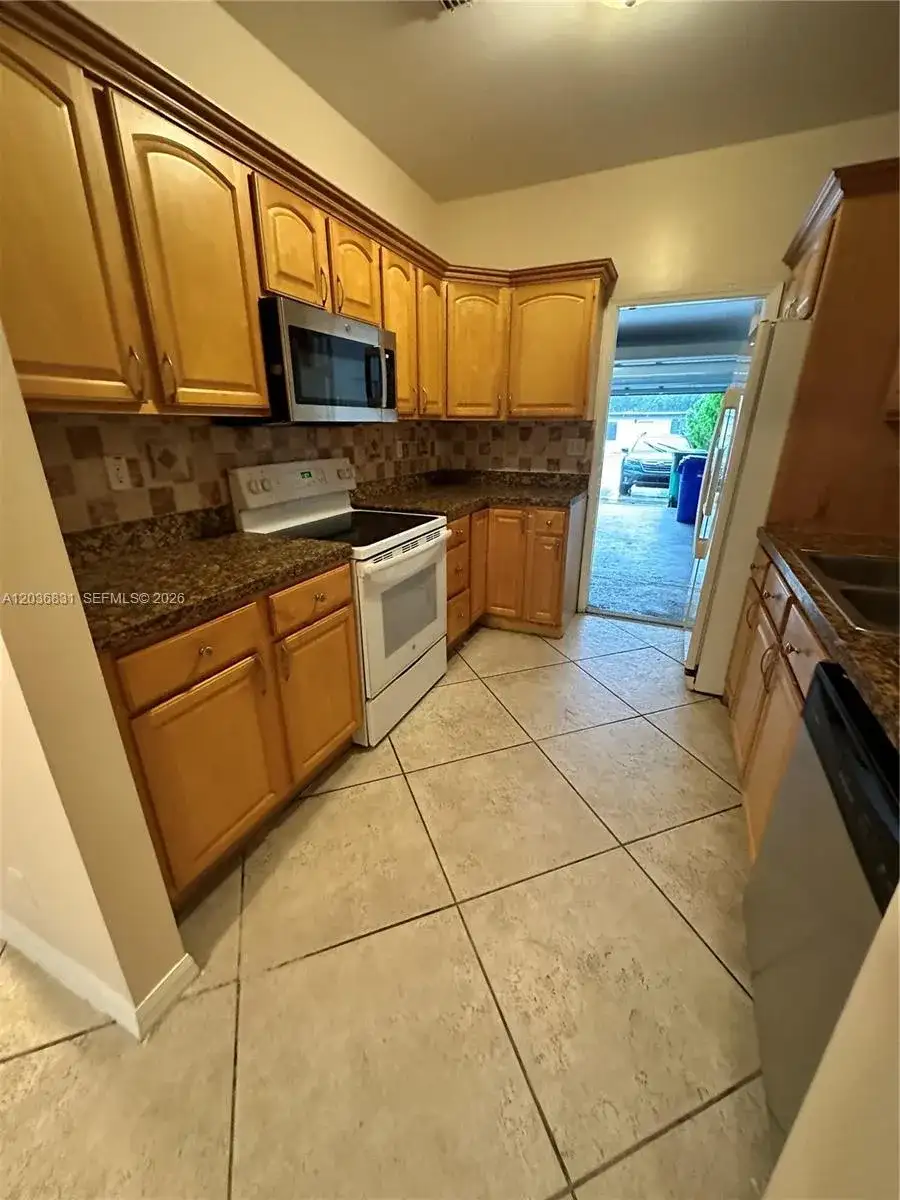 2988 NW 7TH CT, Fort Lauderdale FL 33311 photo 4