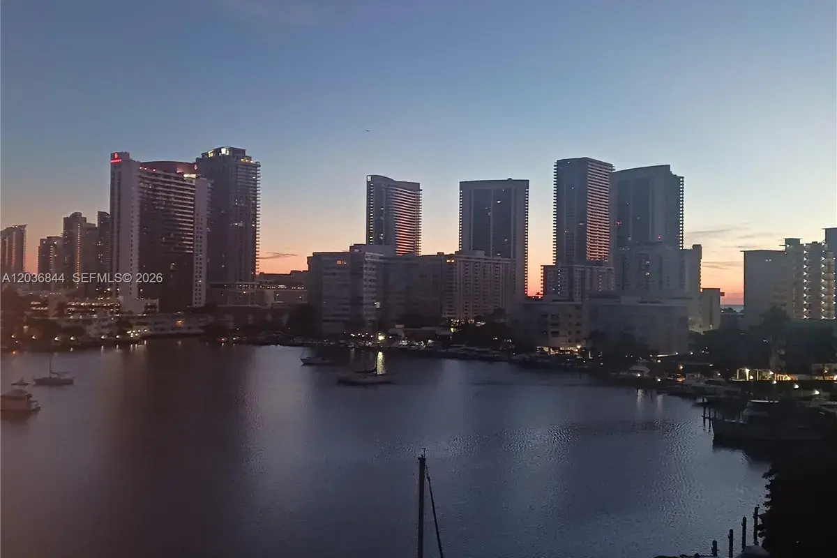 400 Golden Isles Dr # 55, Hallandale Beach FL 33009