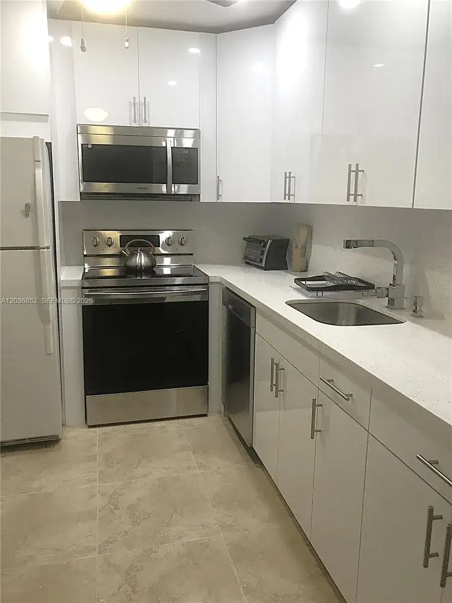 250 181st Dr # 108, Sunny Isles Beach FL 33160 photo 4