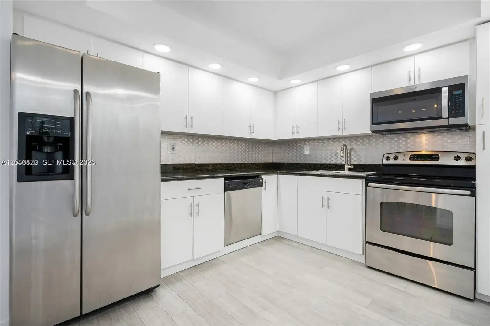 2780 NE 183rd St # 2009, Aventura FL 33160 photo 3