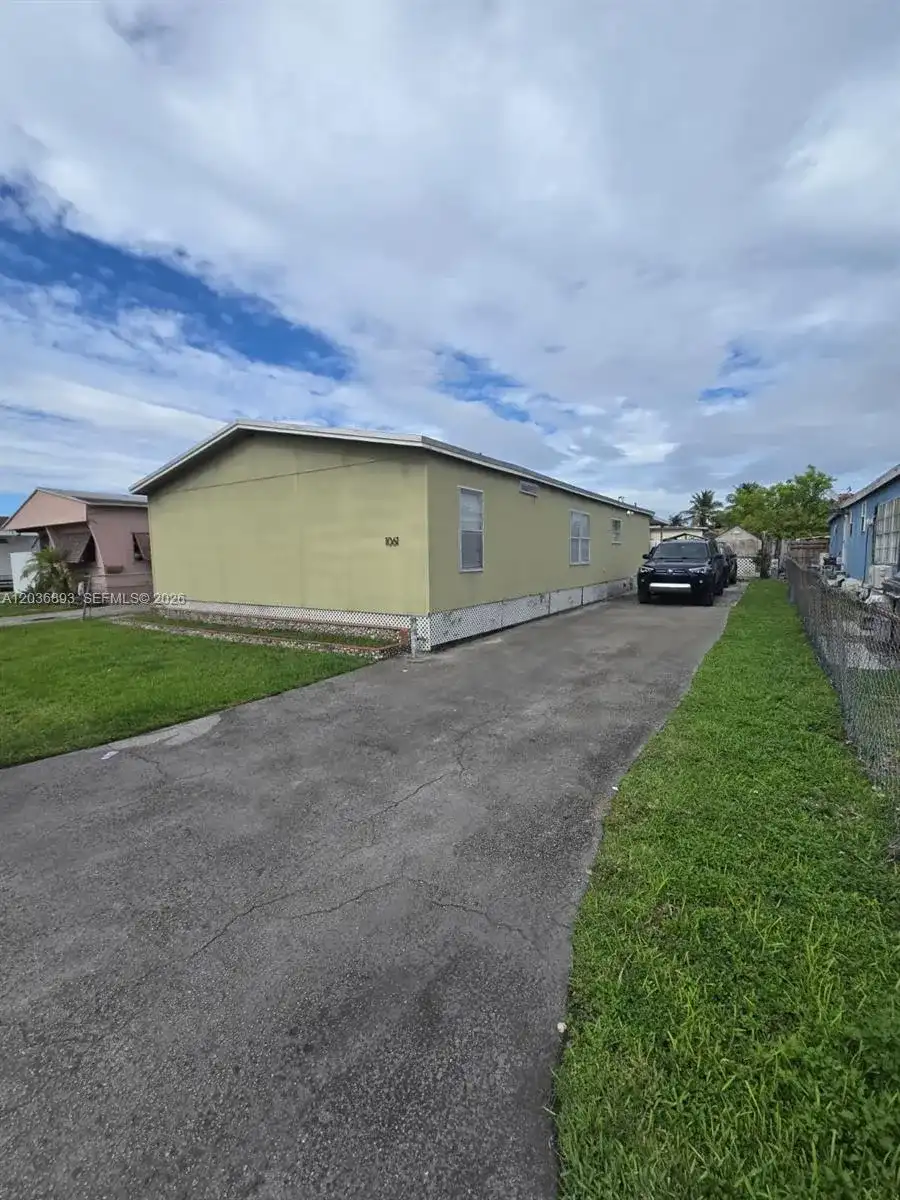 1061 SW 131 PL, Miami FL 33184
