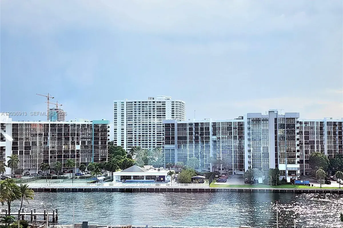 3505 S Ocean Dr # 705, Hollywood FL 33019