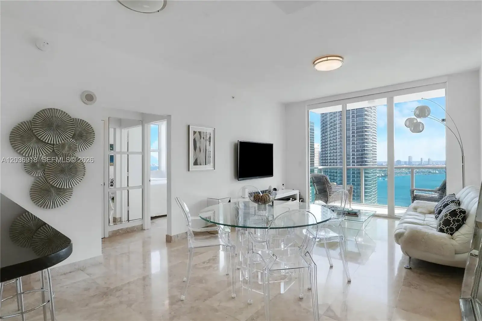 31 SE 5th St # 3812, Miami FL 33131 photo 3