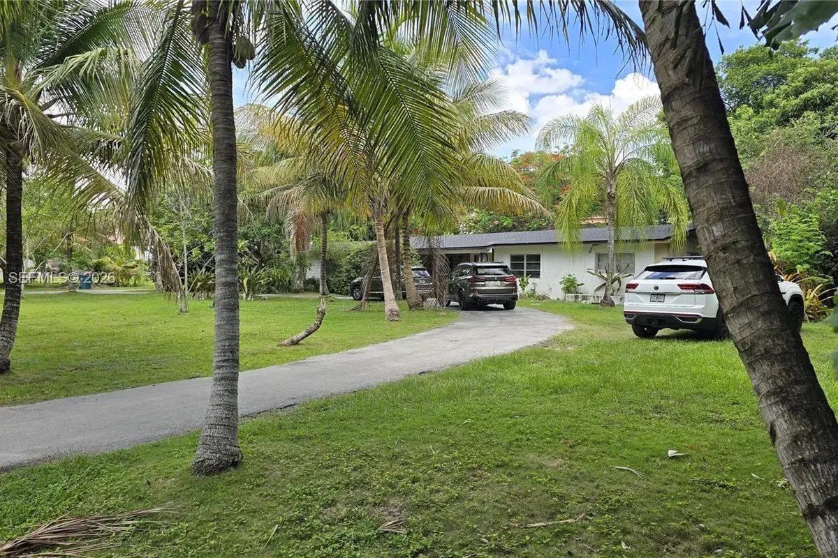 8603 SW 68th St Rd, Miami FL 33143