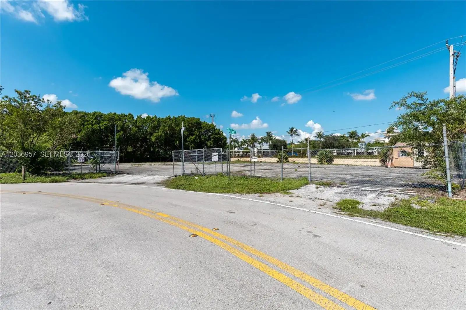 311 NW 135th Way, Plantation FL 33325 photo 2