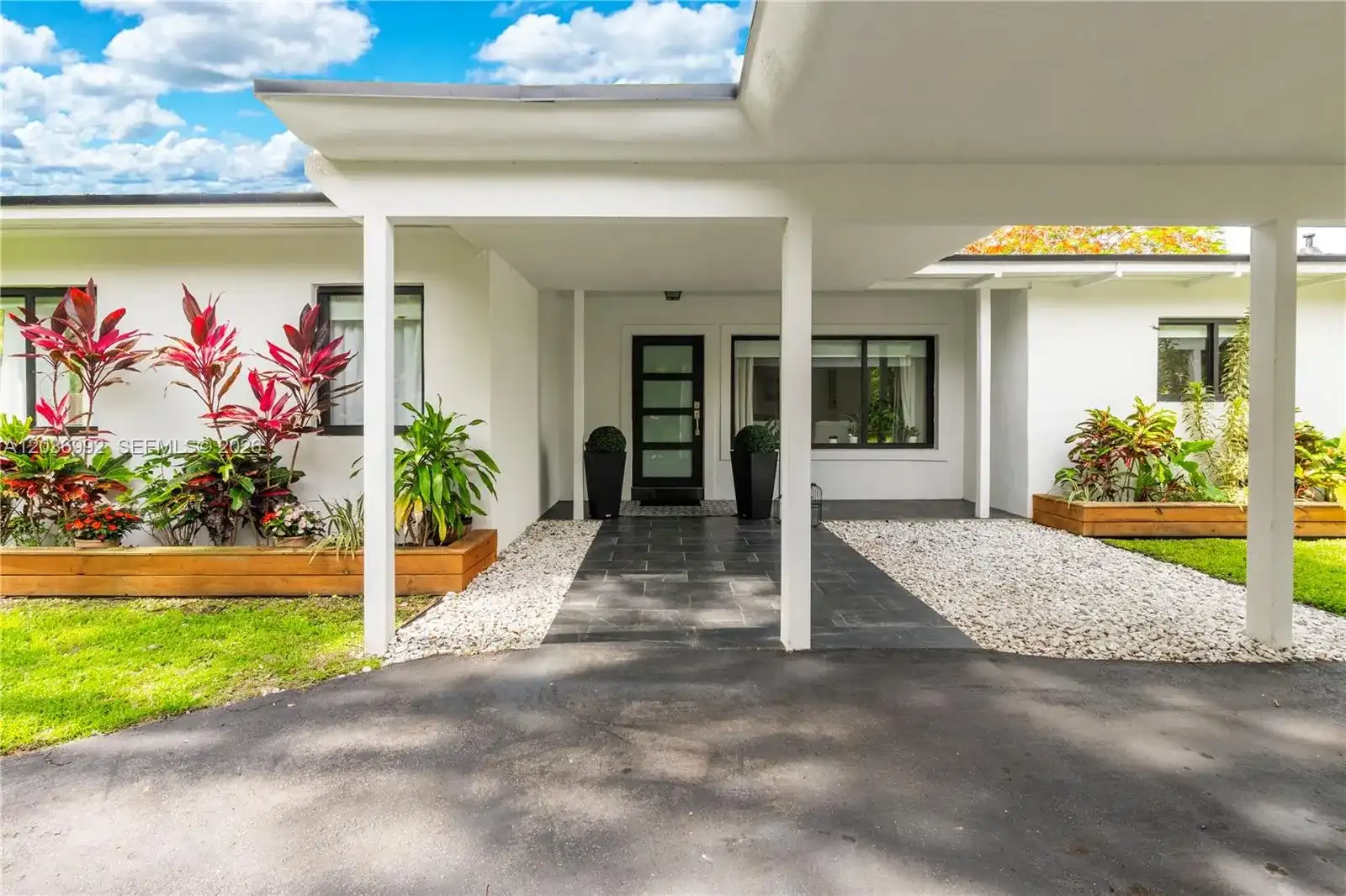 7970 SW 122nd St, Pinecrest FL 33156