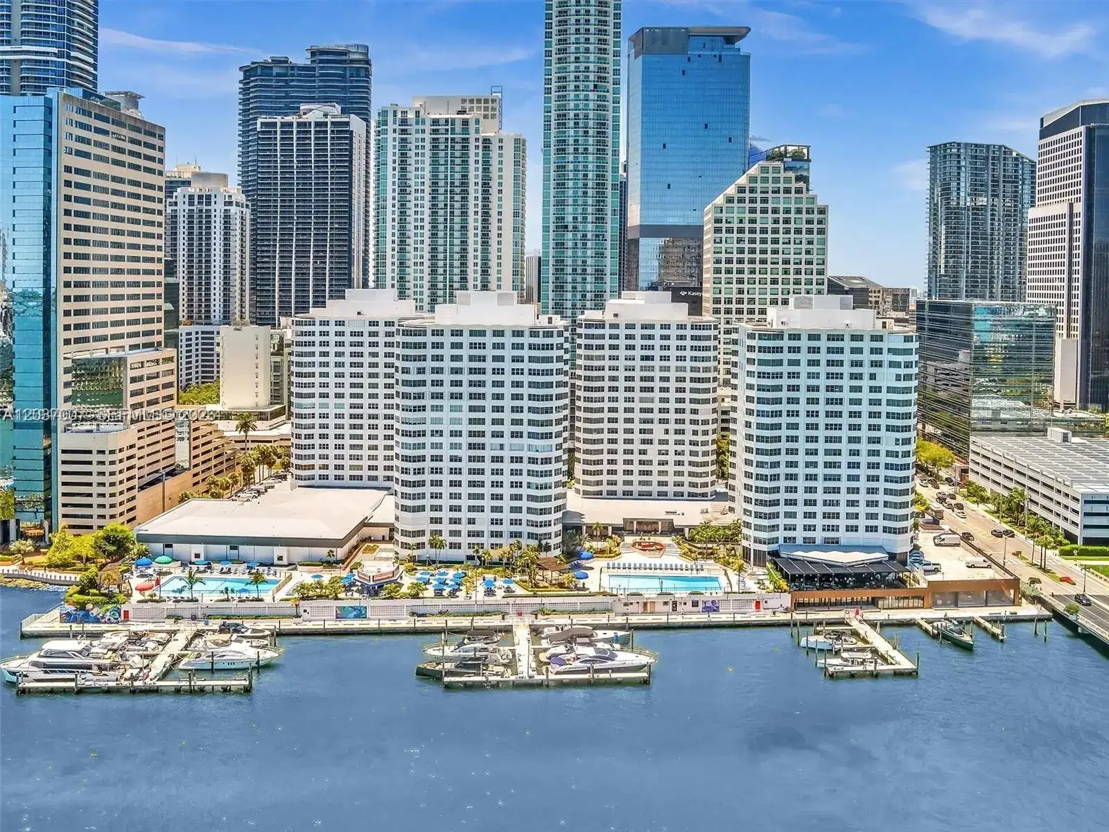 905 Brickell Bay Dr # 623, Miami FL 33131 photo 2