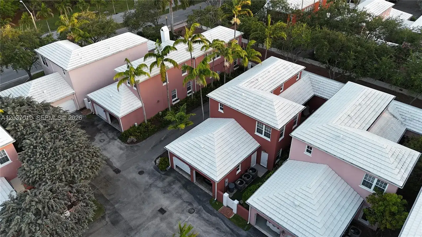 540 Loretto Ave # 19, Coral Gables FL 33146 photo 2