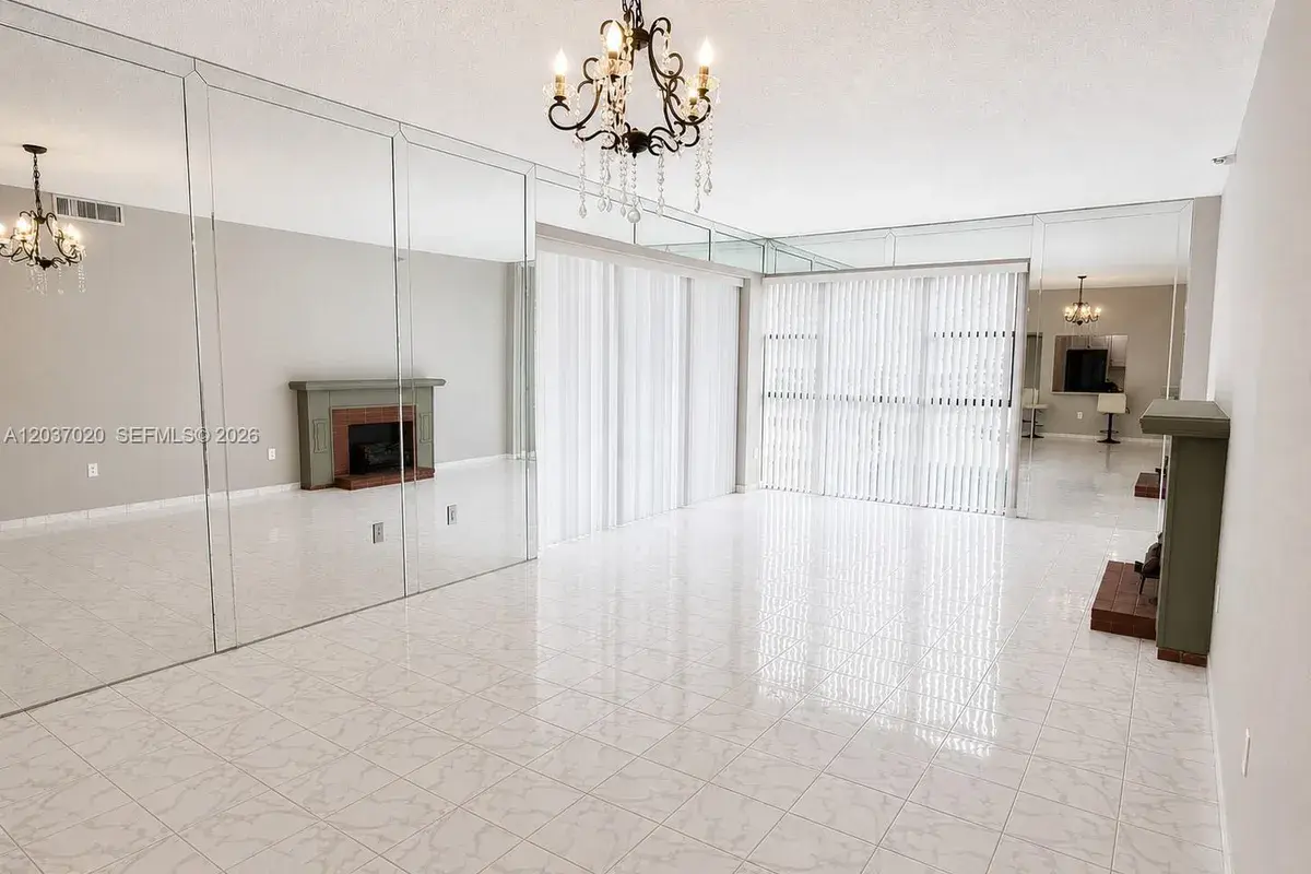 20505 E Country Club Dr # 138, Aventura FL 33180