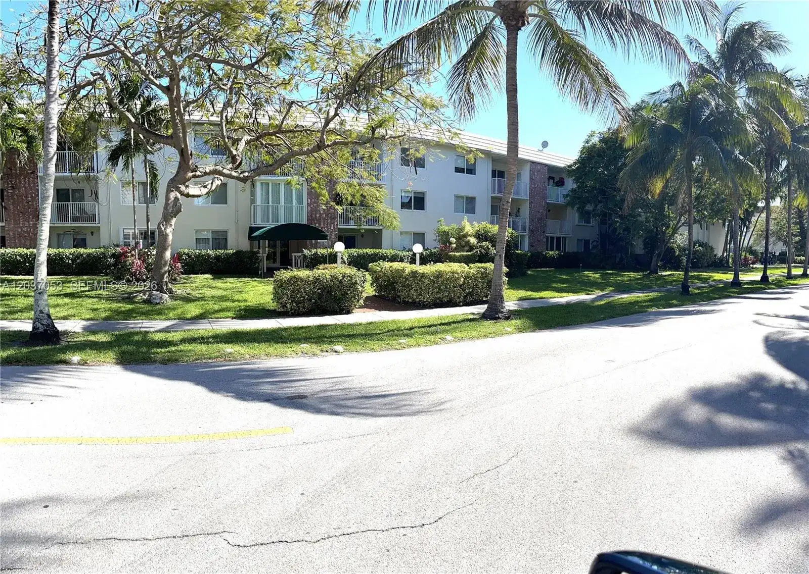 240 Galen Dr # 214, Key Biscayne FL 33149 photo 2