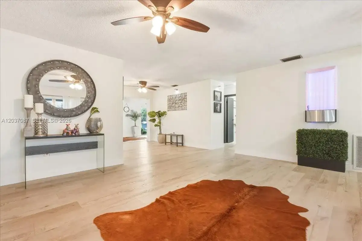 8580 NW 20th Ct, Sunrise FL 33322 photo 5