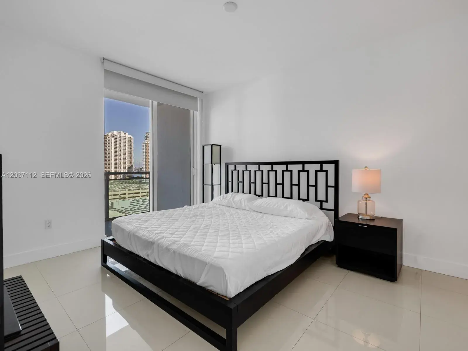 950 Brickell Bay Dr # 1404, Miami FL 33131