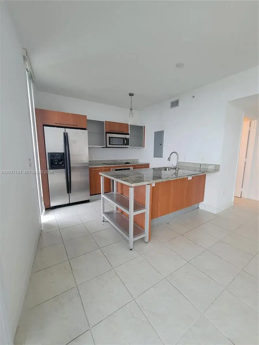 185 SW 7th St # 3500, Miami FL 33130 photo 3