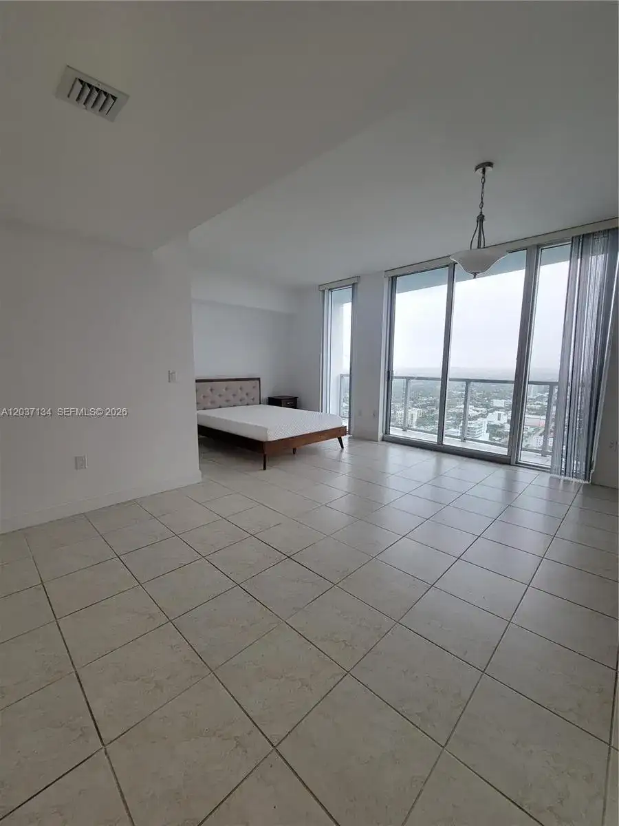 185 SW 7th St # 3500, Miami FL 33130 photo 5