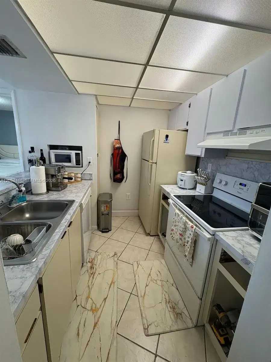 7035 NW 186th St # D302, Hialeah FL 33015 photo 4