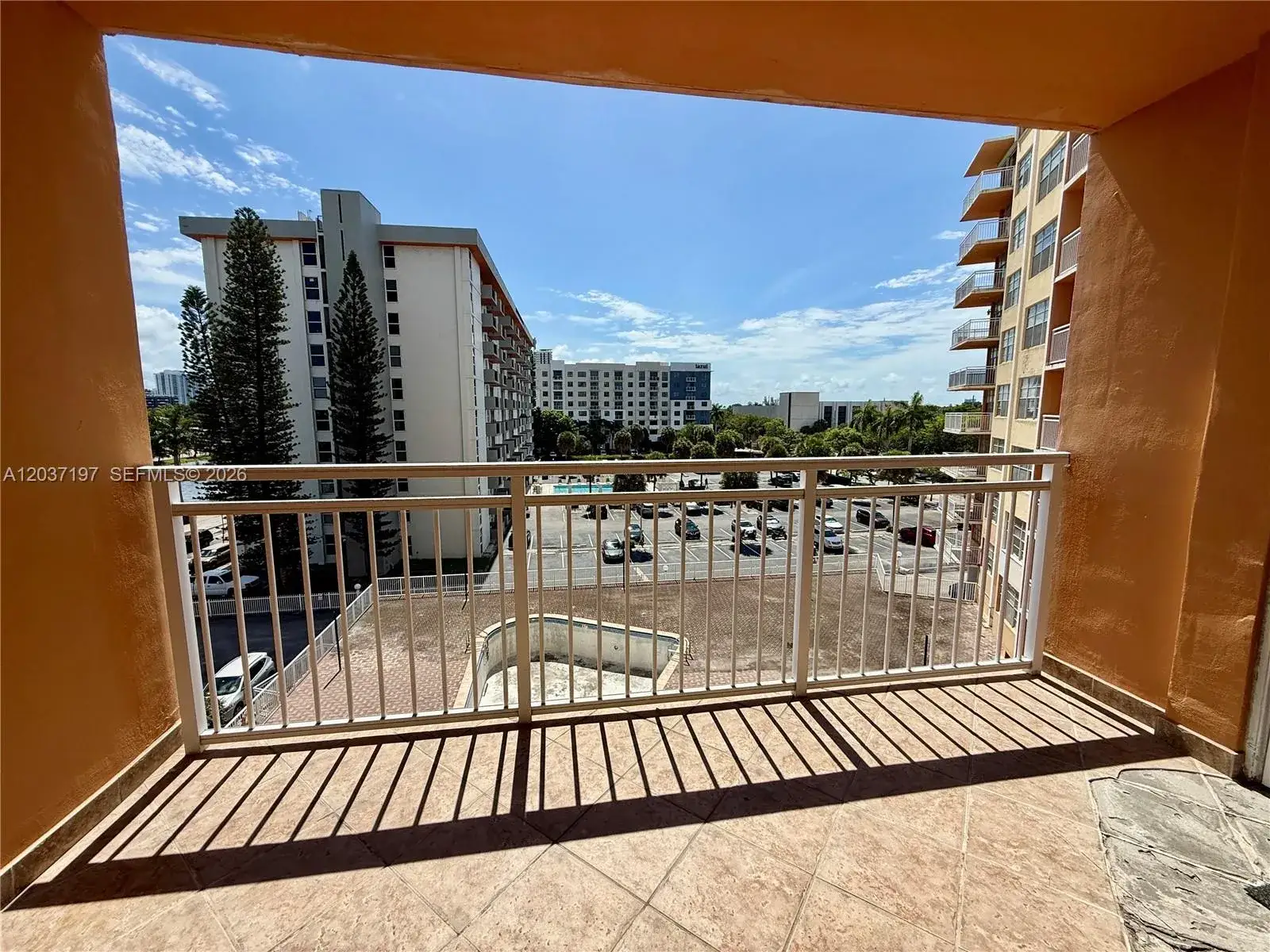 2025 NE 164th St # 507, North Miami Beach FL 33162