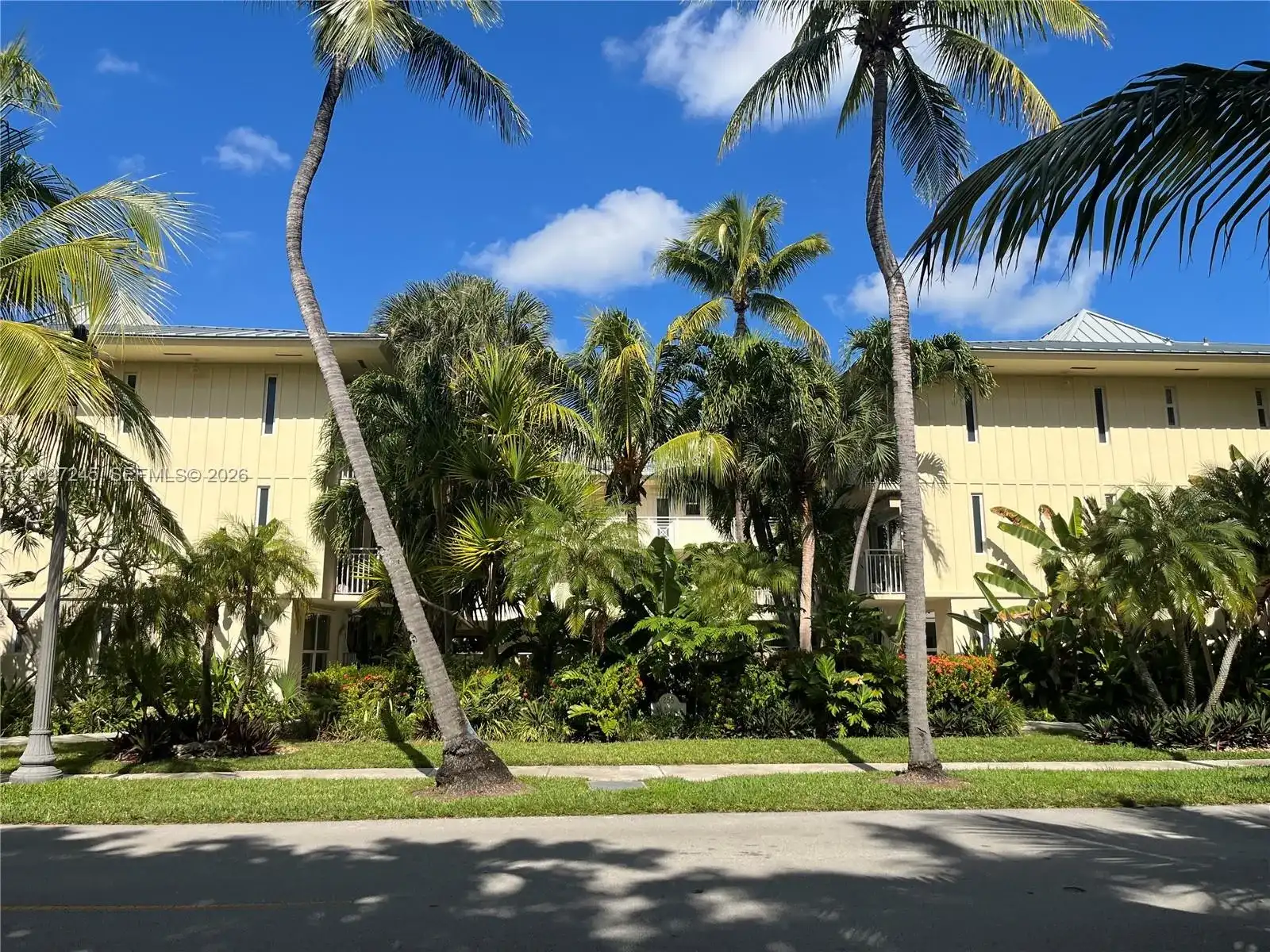 255 Sunrise Dr # 103, Key Biscayne FL 33149