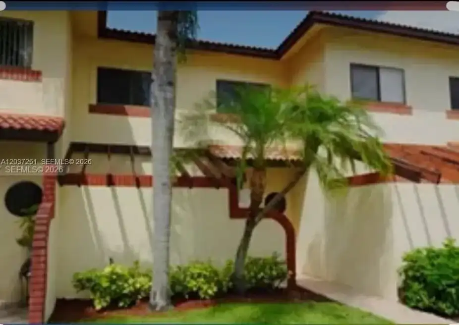8837 NW 48th St, Sunrise FL 33351