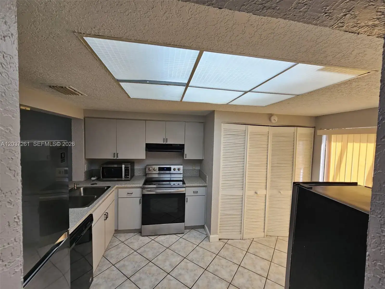 8837 NW 48th St, Sunrise FL 33351 photo 4