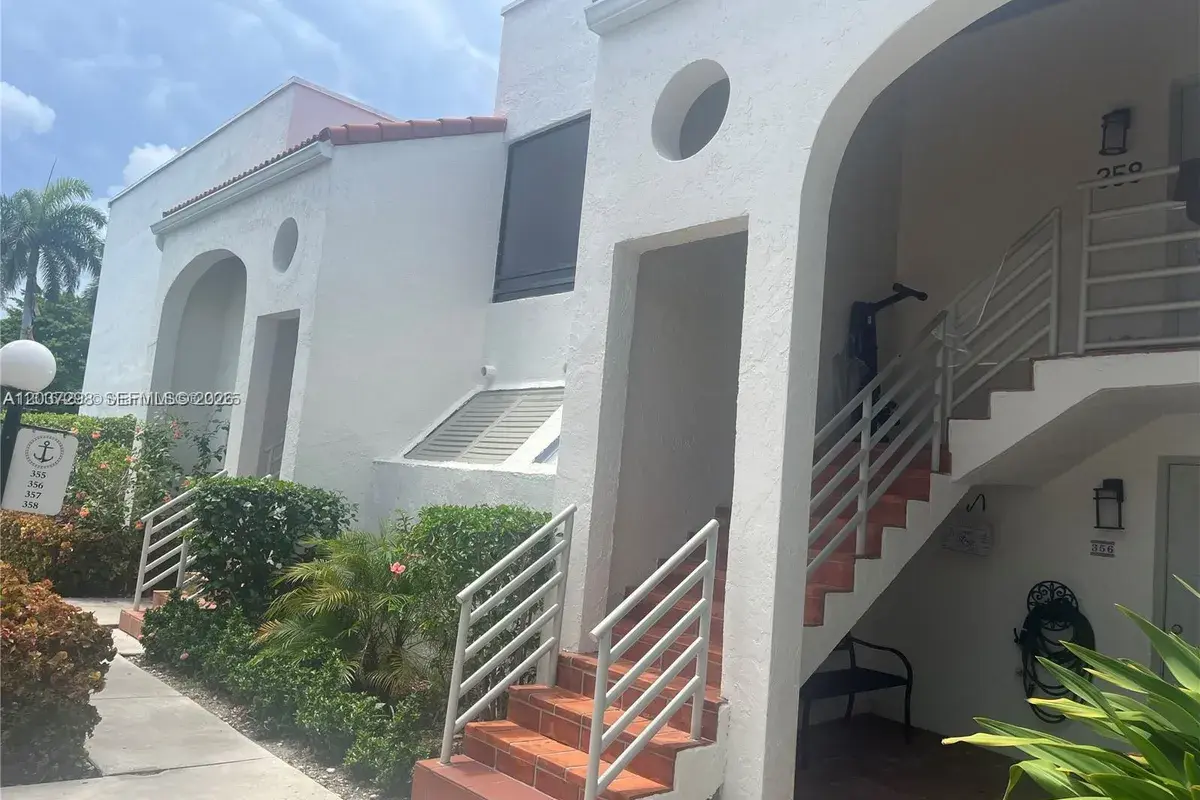 3545 Magellan Cir # 5, Aventura FL 33180