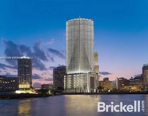 1 bedroom 1 bath Residential for sale at 200 Biscayne Boulevar Way # 3110, Miami FL 33131