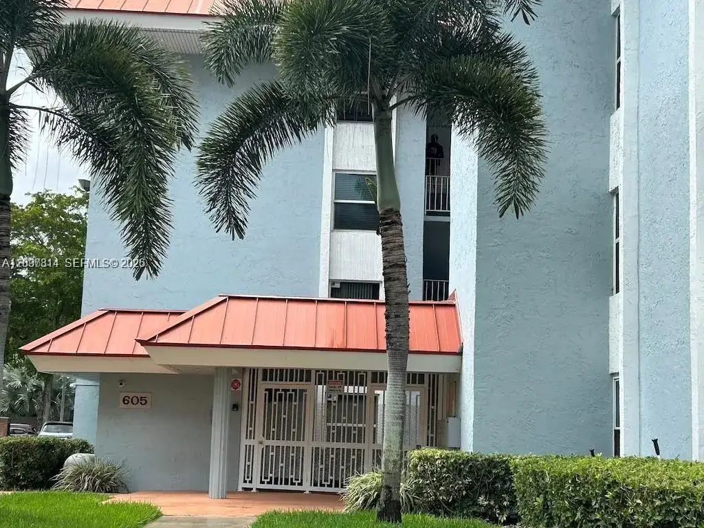605 S Pine Island Rd # 404A, Plantation FL 33324 photo 2